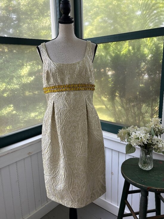 Carmen Marc Valvo Dresses & Skirts - Carmen Marc Valvo | Ivory Gold  Dress, | Size 8 | Like New— Amazing Deal